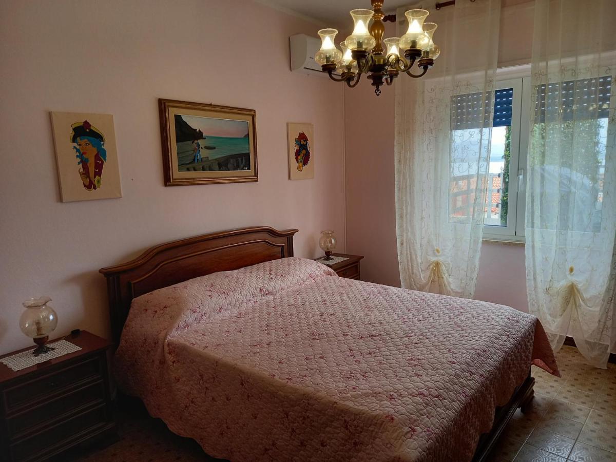 Casa Blu Oltremare Villa SantʼAntìoco Eksteriør bilde
